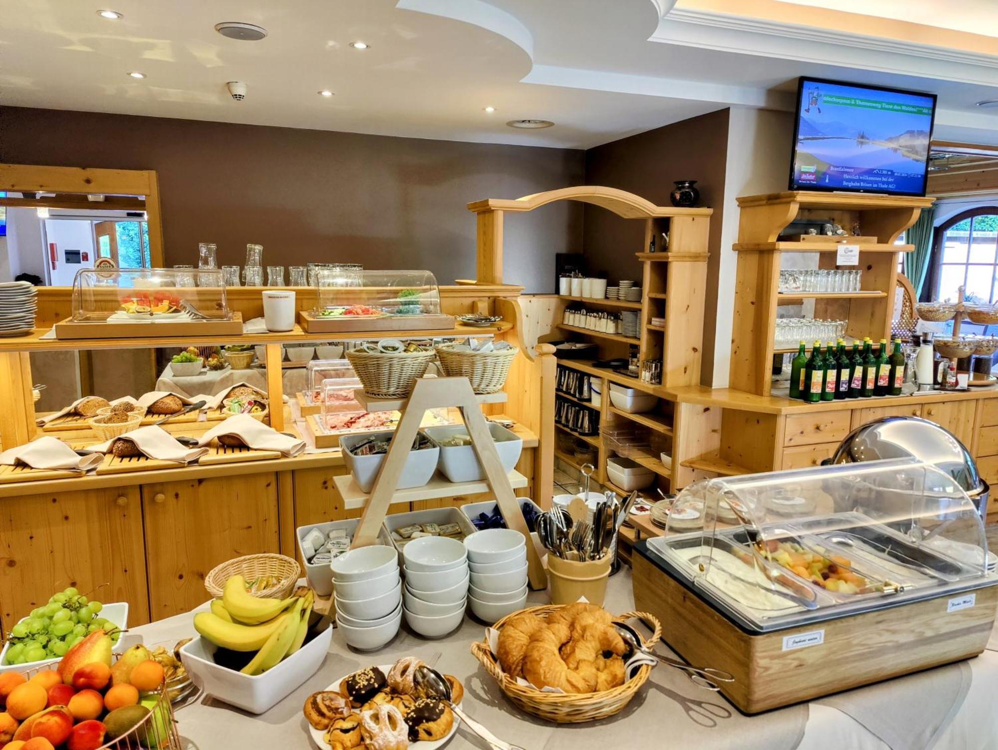Hotel Reitlwirt 브릭센임탈 외부 사진