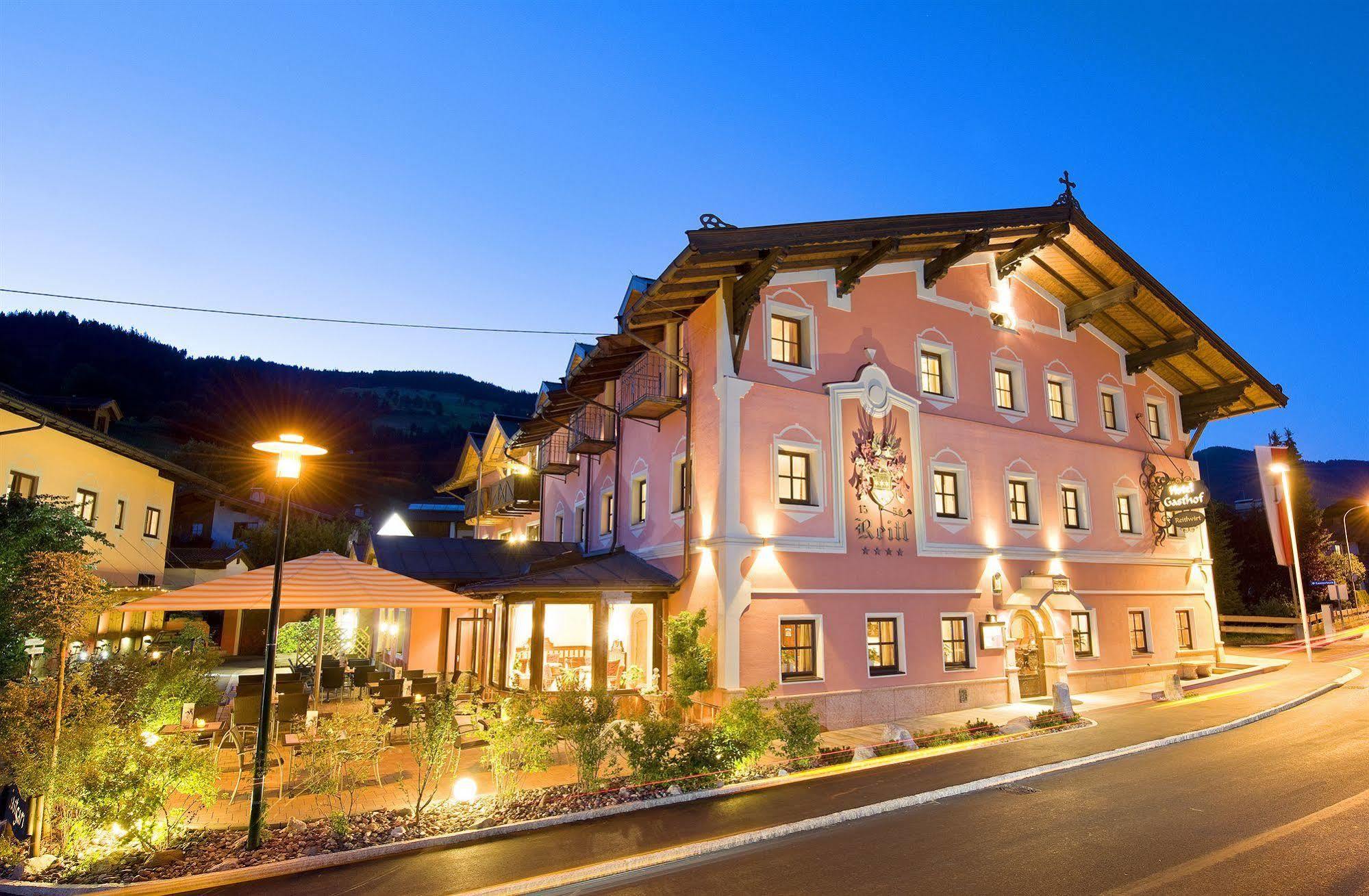 Hotel Reitlwirt 브릭센임탈 외부 사진