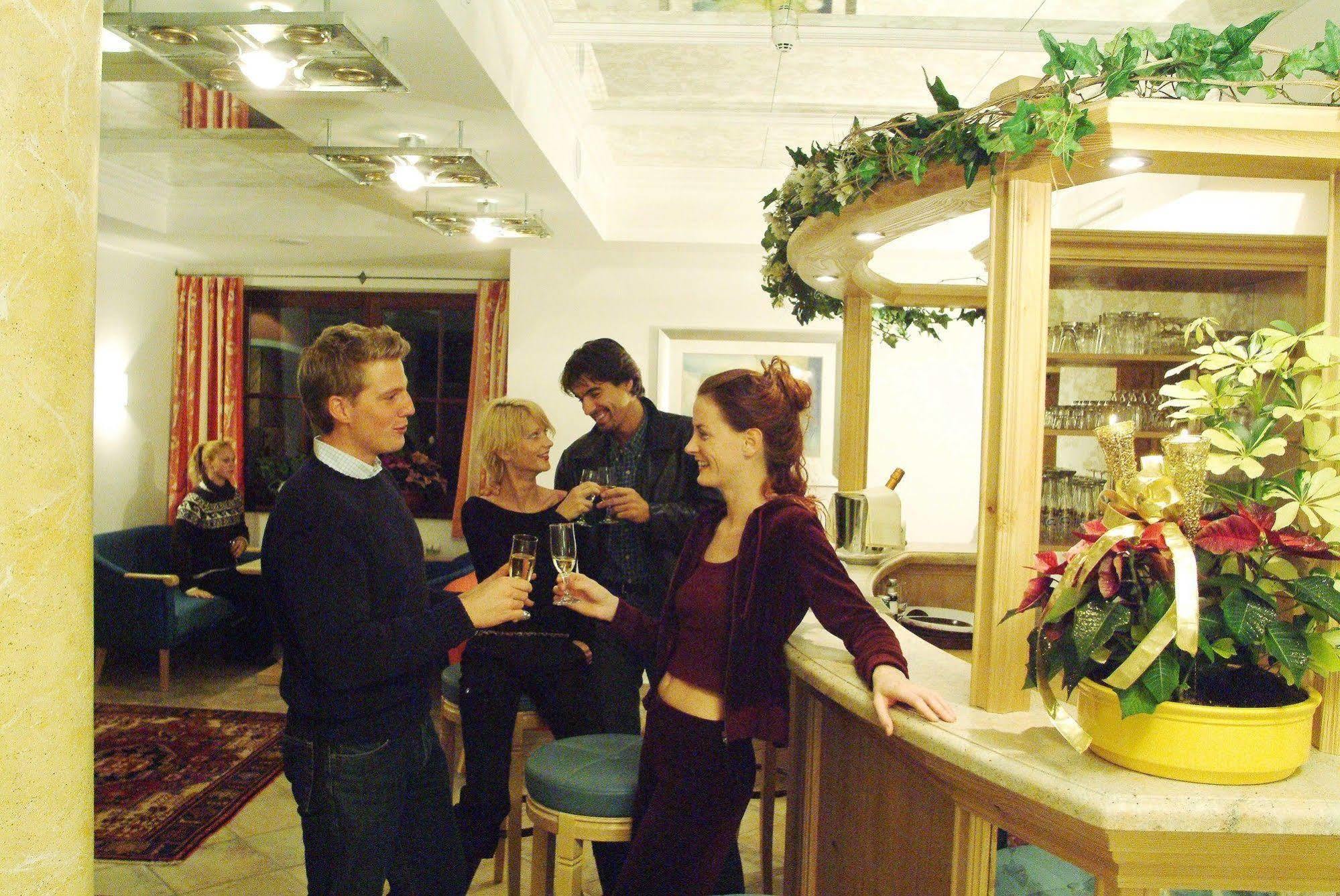 Hotel Reitlwirt 브릭센임탈 외부 사진
