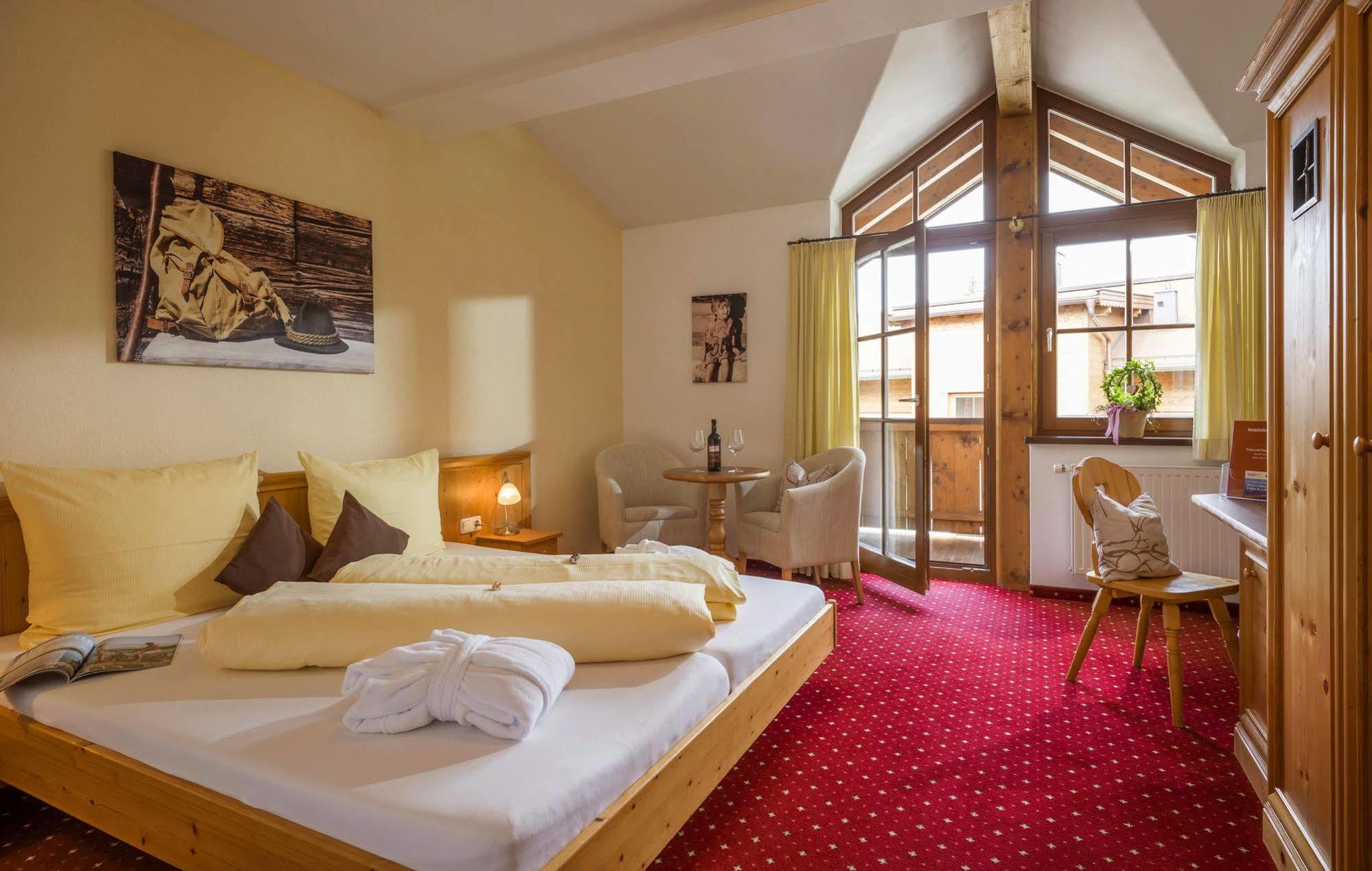 Hotel Reitlwirt 브릭센임탈 외부 사진