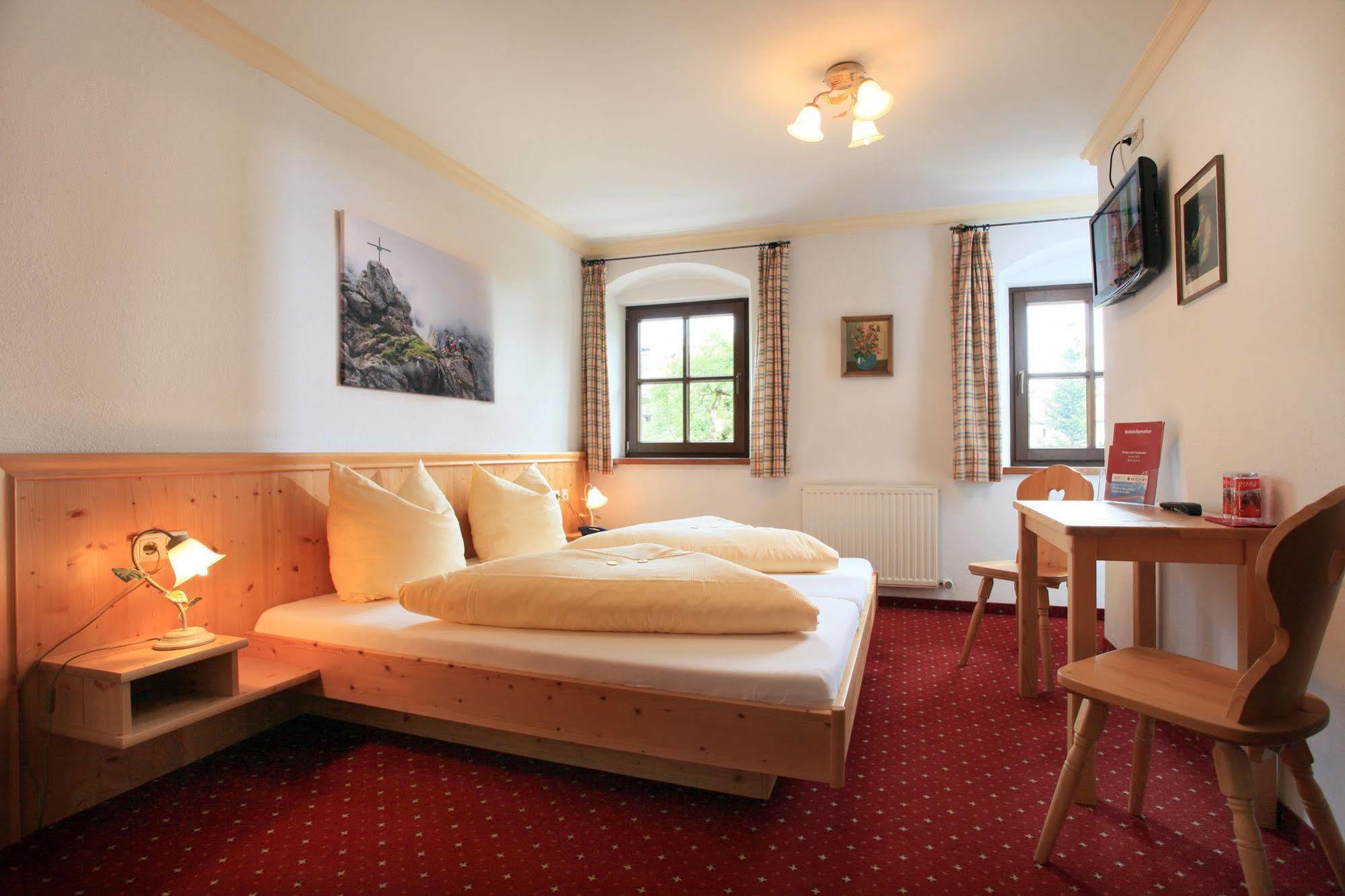 Hotel Reitlwirt 브릭센임탈 외부 사진