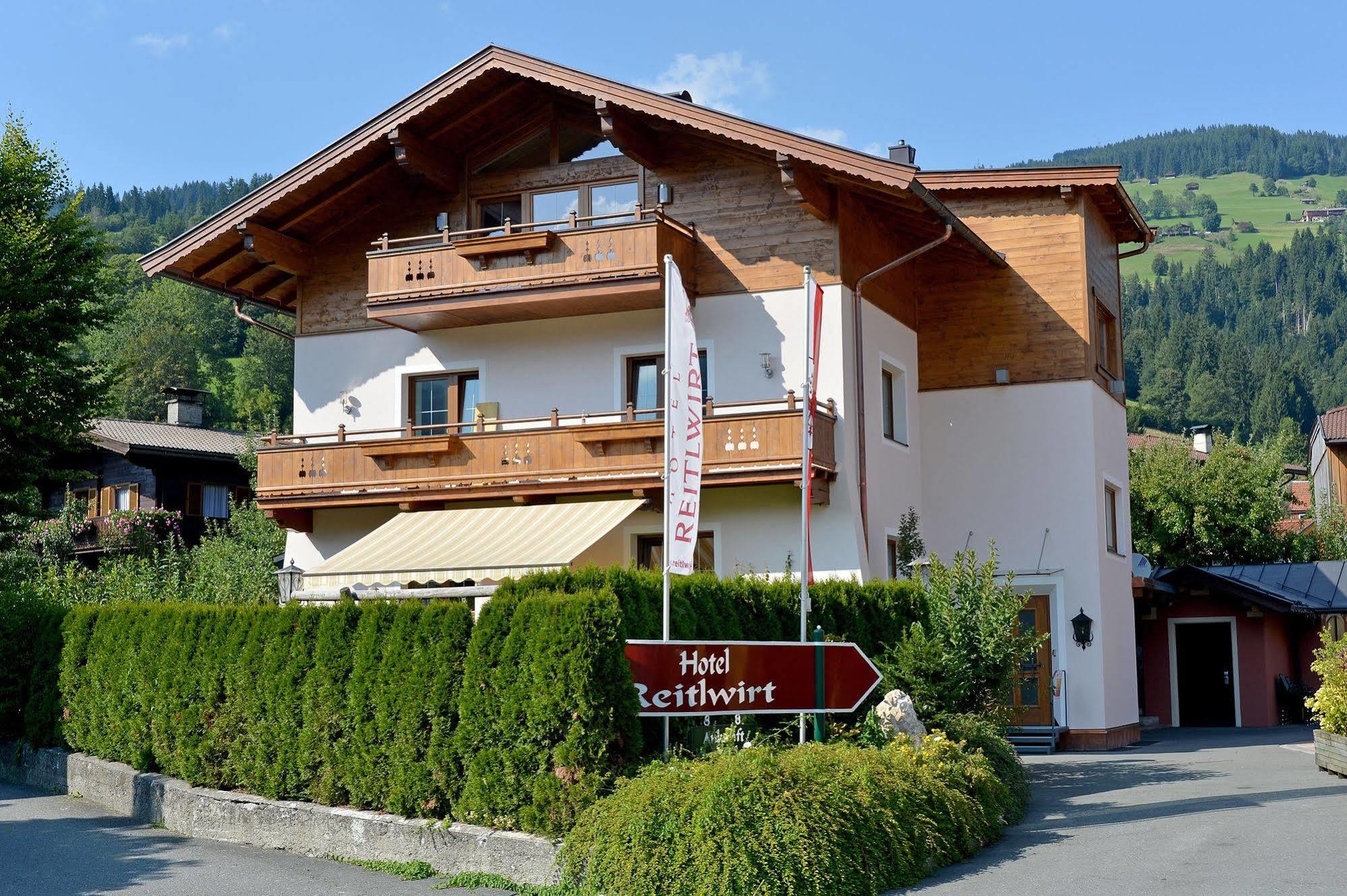 Hotel Reitlwirt 브릭센임탈 외부 사진