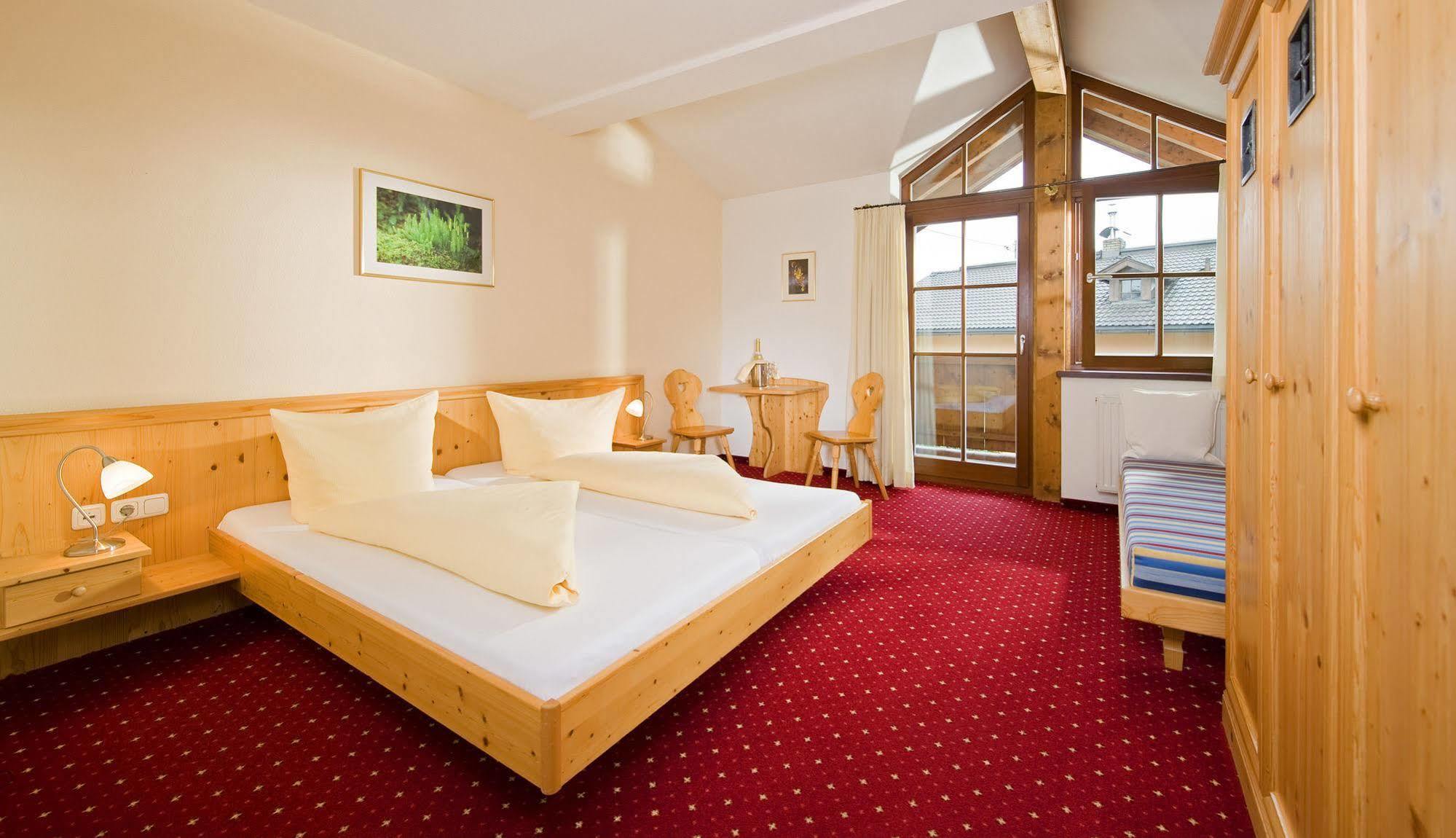 Hotel Reitlwirt 브릭센임탈 외부 사진