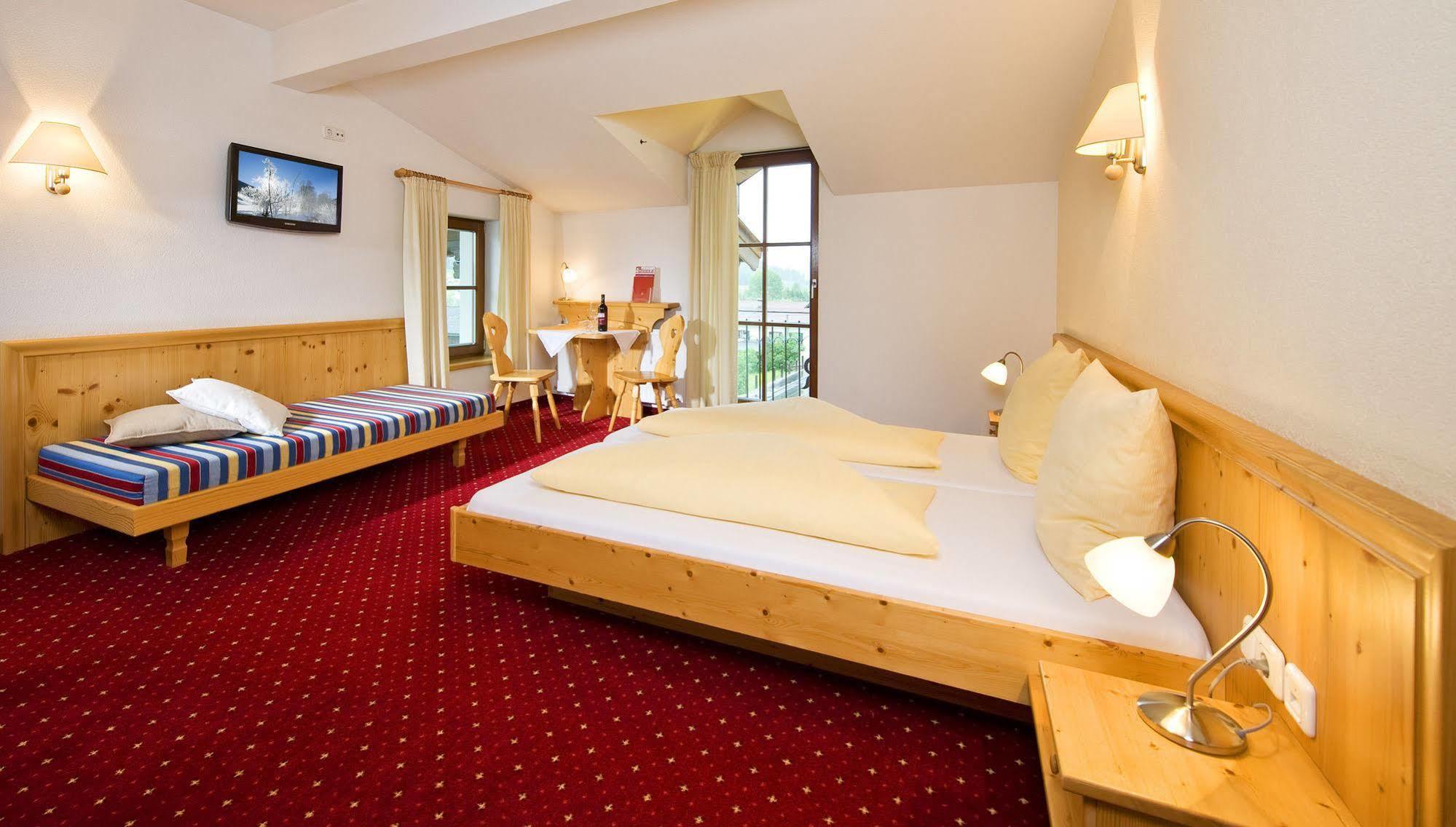 Hotel Reitlwirt 브릭센임탈 외부 사진