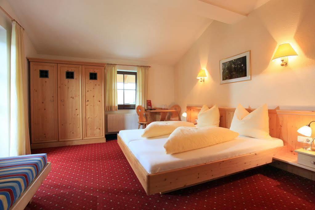 Hotel Reitlwirt 브릭센임탈 외부 사진